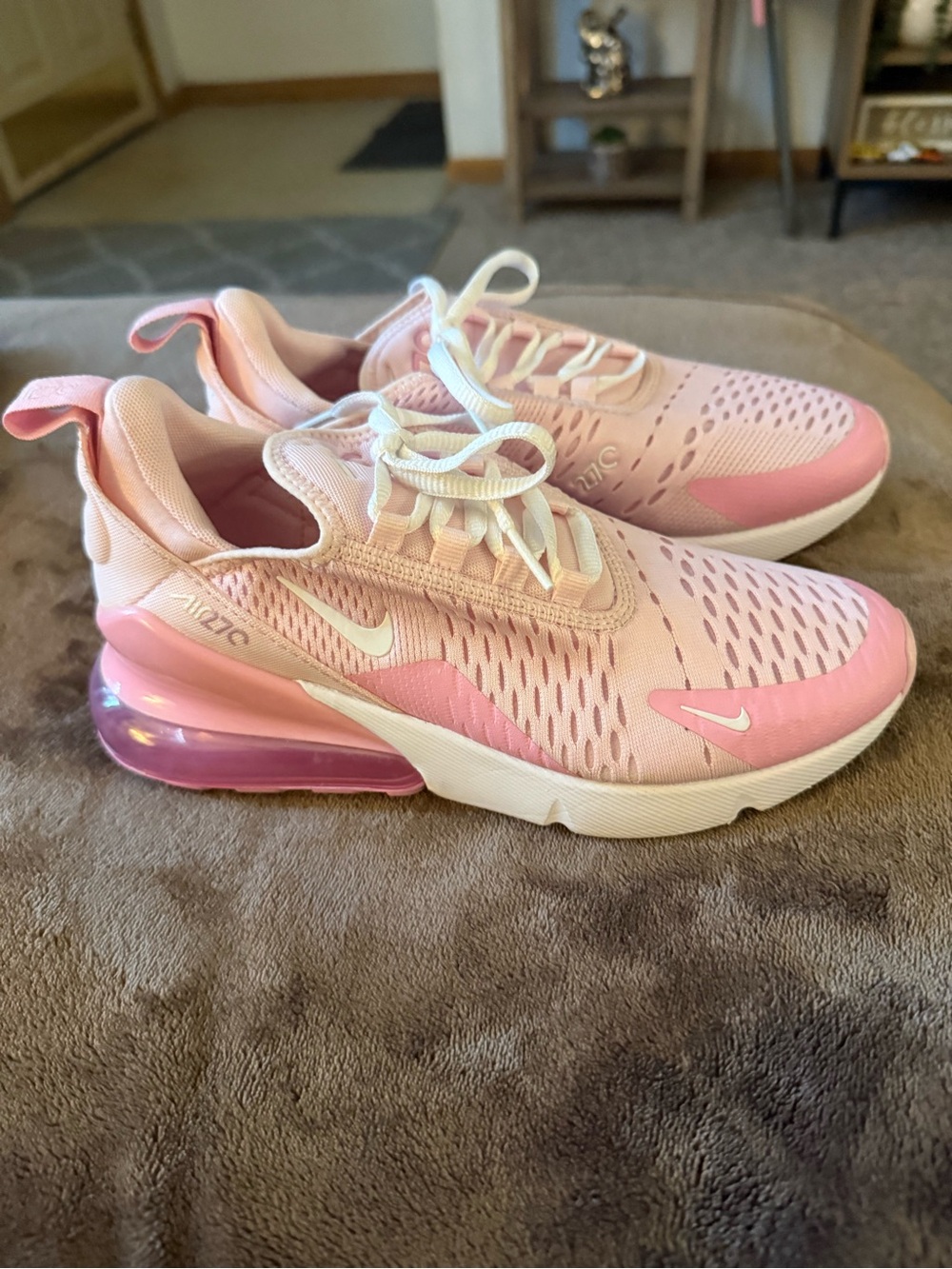 Nike Women’s Pink Air Max 270 Lightweight Sneakers